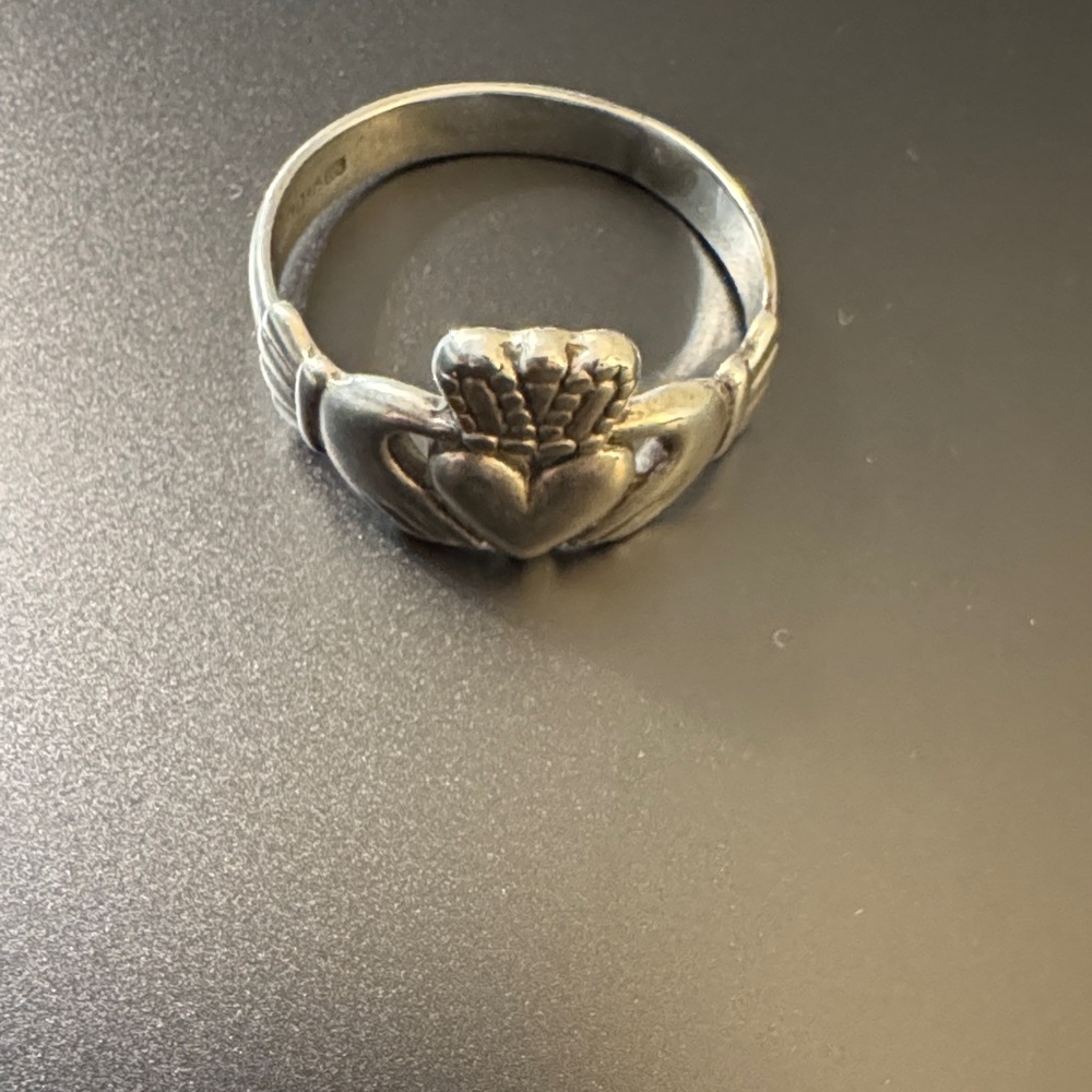 Silver Claddagh Ring - size 9
